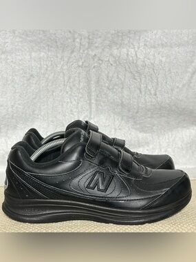 New Balance 577 Womens Black Leather Hook and Loop Walking Sneakers Shoes SZ 9